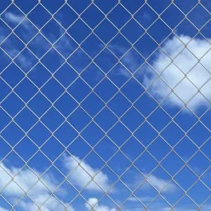 Gard din plasă cu stâlpi, argintiu, 25 x 1,5 m, oțel galvanizat